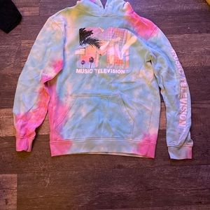 MTV sweatshirt ⚠️Cleaning out my closet⚠️ CHECK MY PAGE 4 GOOD DEALS⚠️⚠️⚠️⚠️